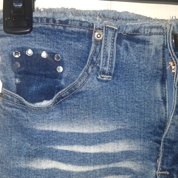 (XS/S)🆕️Dynamite Jewelled Stretchy Denim Skirt W12"× L22" - Picture 5 of 9
